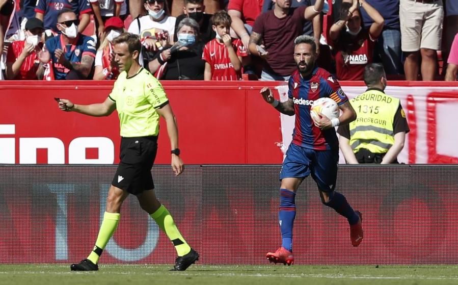 Morales lamenta que el Levante se vaya "de vacío" pese a "haber metido tres goles al Sevilla"