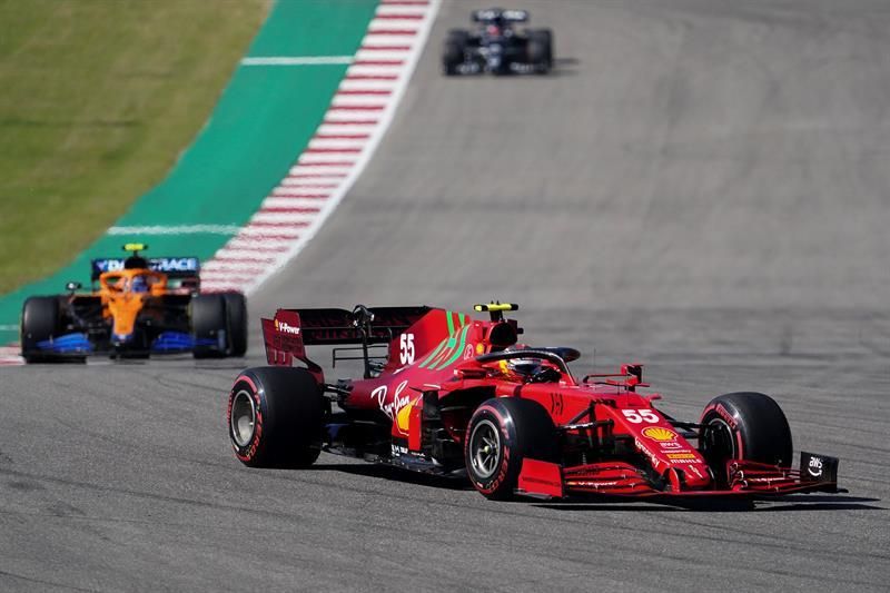 Sainz: "El undercut a Ricciardo estaría hecho con un pit stop bueno"