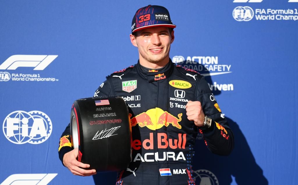Verstappen gana la primera batalla; Sainz sale quinto