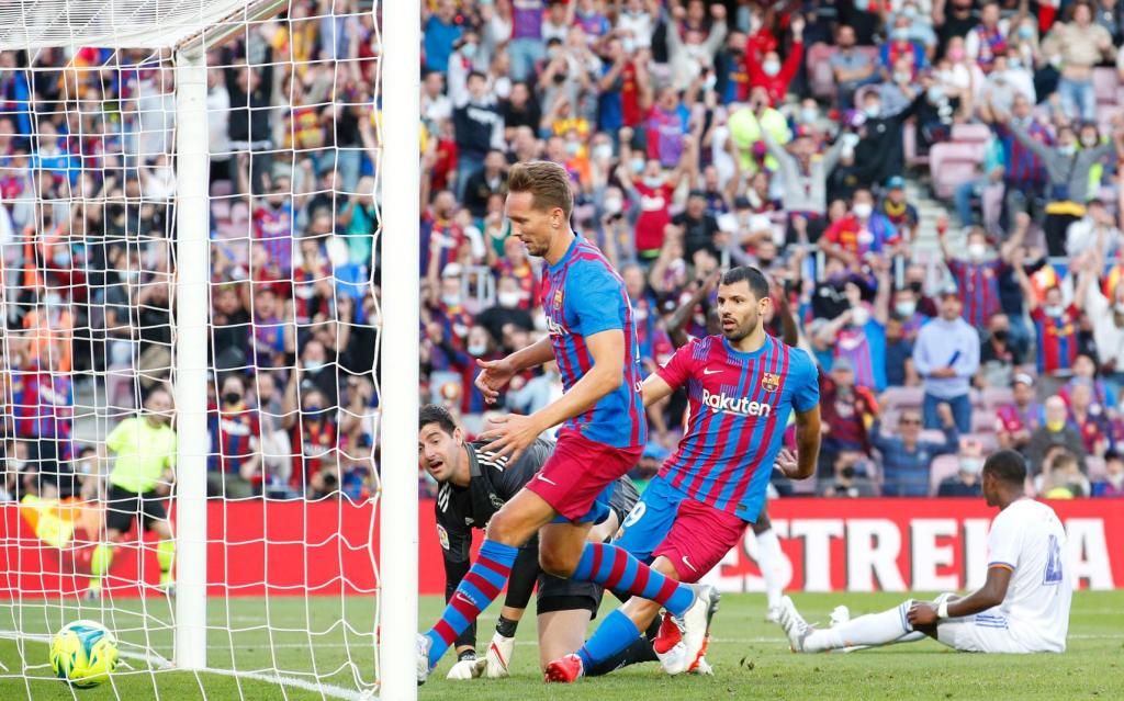 El Barça sentencia a Luuk de Jong; el 'problema' vuelve a Sevilla