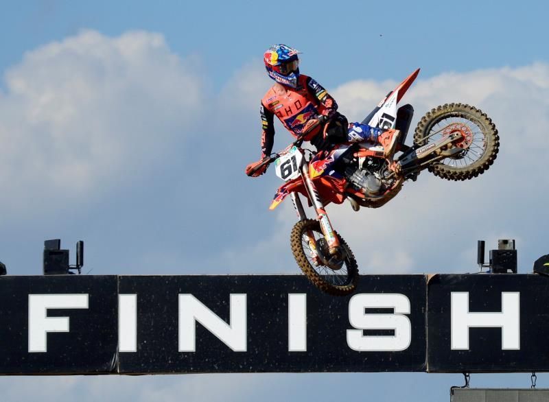 Una caída frustra a Prado y el título en un puño