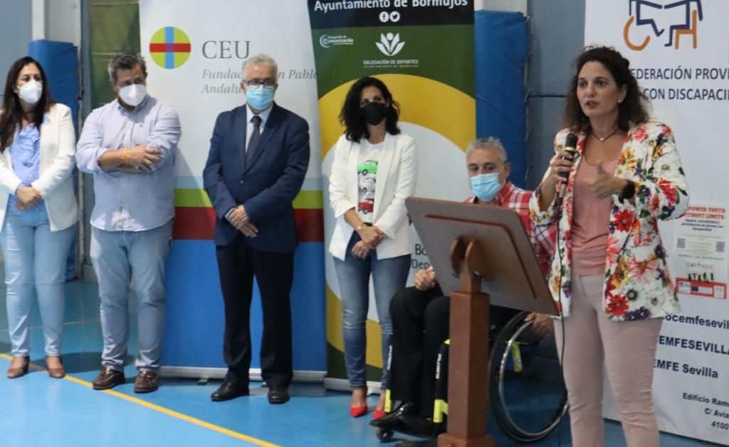 Más de una decena de autoridades de la Junta asisten a una jornada para conocer el proyecto 'Protagonistas' de COCEMFE Sevilla