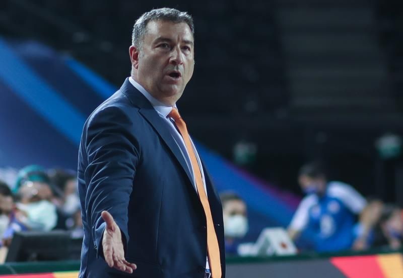 Primera convocatoria de Miguel Méndez y primera ventana para el Europeo 2023