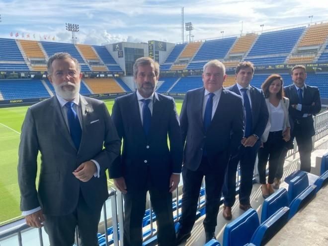 Respaldo absoluto a Vizcaíno en la junta de accionistas del Cádiz