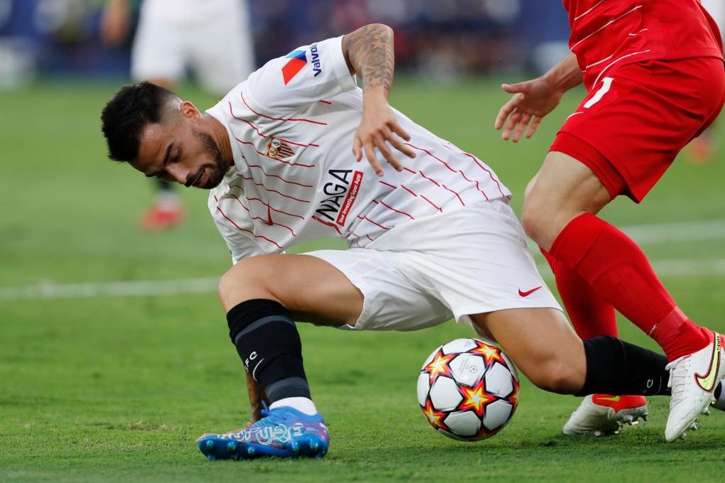 Suso augura "una Liga divertida" y un "derbi igualado", pero estalla contra el VAR y los horarios del Sevilla