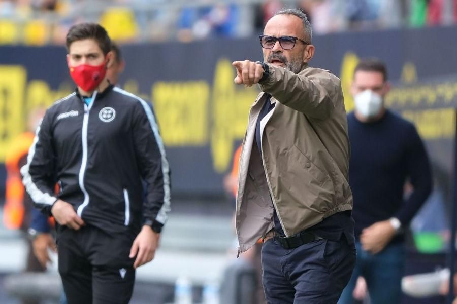 Cervera: "O mejoramos o es un sufrimiento cada partido"