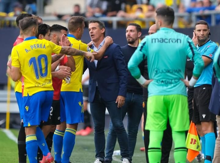 El Mallorca estalla por lo sufrido ante el Cádiz: "Es una puta vergüenza"