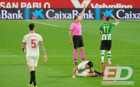 Tras los polémicos derbis recientes, Mateu Lahoz repite