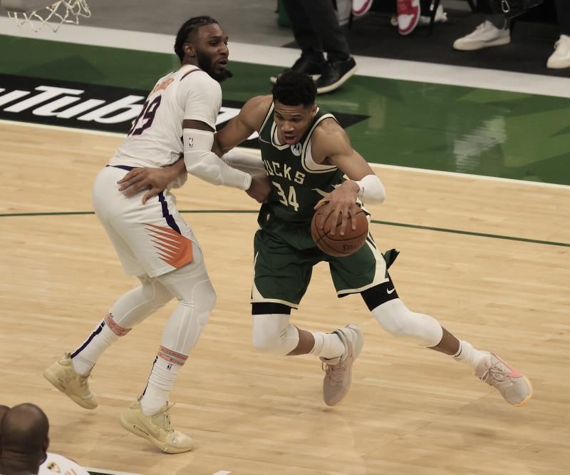 89-117. Antetokounmpo corta ante los Pistons la racha perdedora de los Bucks