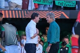 Seoane, sobre el Betis, el liderato y la lesión de Alario