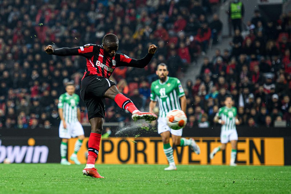 Bayer Leverkusen-Real Betis (4-0): Otro palo, ahora en Europa, antes del derbi