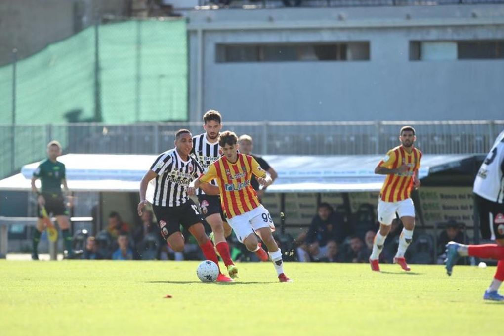 El Málaga busca un '9' y así está la opción del vinculado Pablo Rodríguez