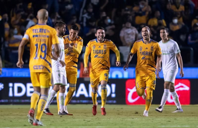El uruguayo Nicolás López anota un par de goles en el triunfo de los Tigres