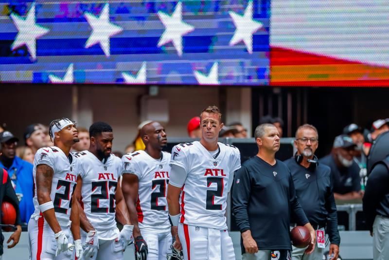 25-27. Matt Ryan, mariscal de campo de los Falcons, vence a los Saints