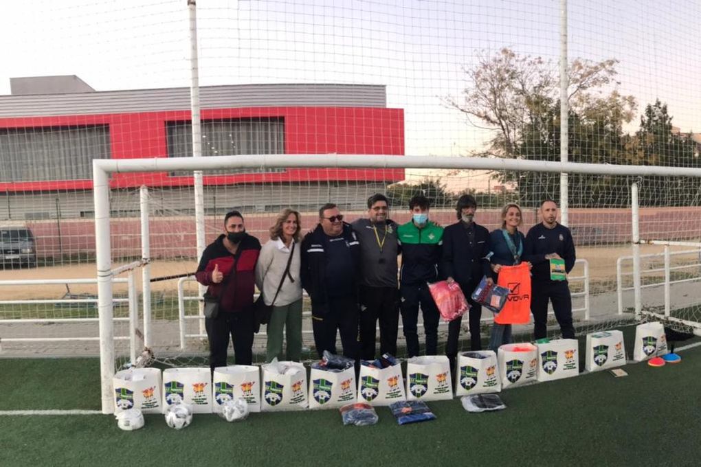 Peloteros sigue con su labor solidaria y se vuelca ahora con Las 3.000 Viviendas