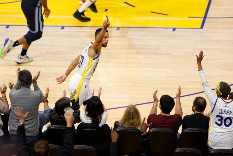 127-113.Stephen Curry anota 50 puntos, su mejor marca temporada