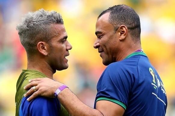 Cafú bendice a Dani Alves: "Es mejor que yo y le dará mucho al Barcelona"