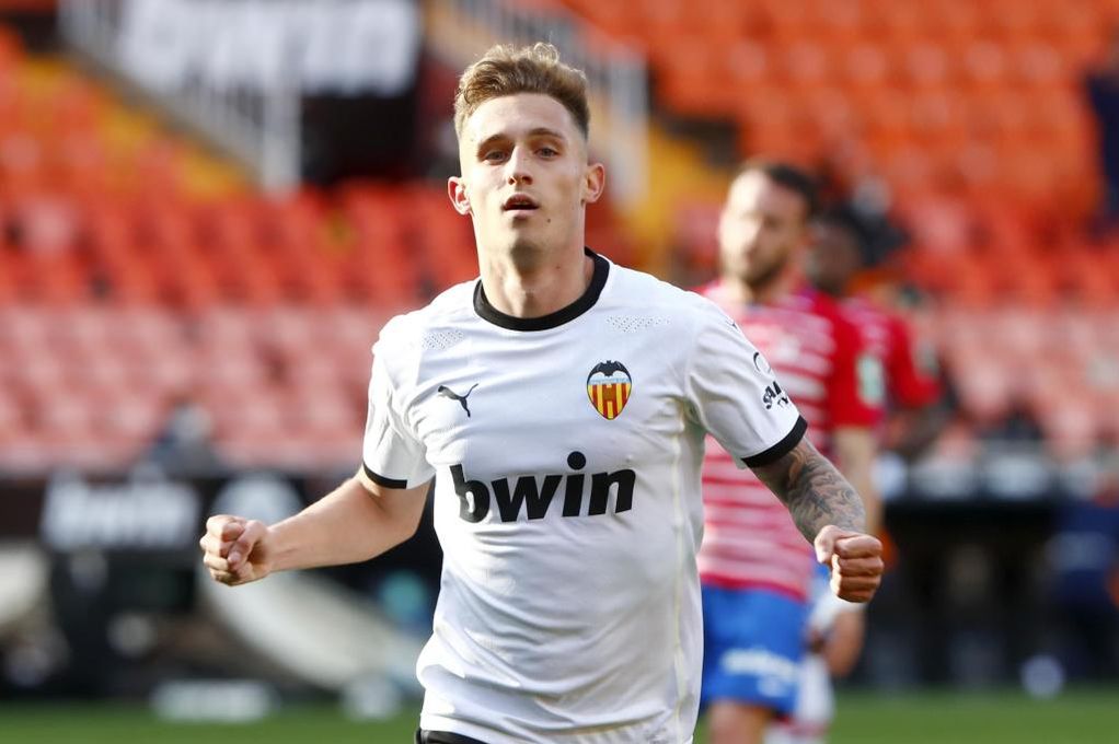 Cádiz y Málaga se pelean por el extremo del Valencia