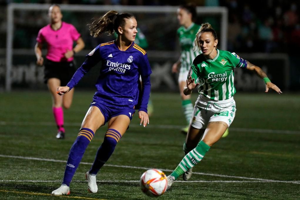 1-4: El Betis Féminas paga caro media hora con diez y su fragilidad atrás