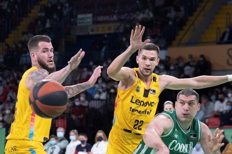 72-81. Fitipaldo destaca en el triunfo de Tenerife en la cancha del colista
