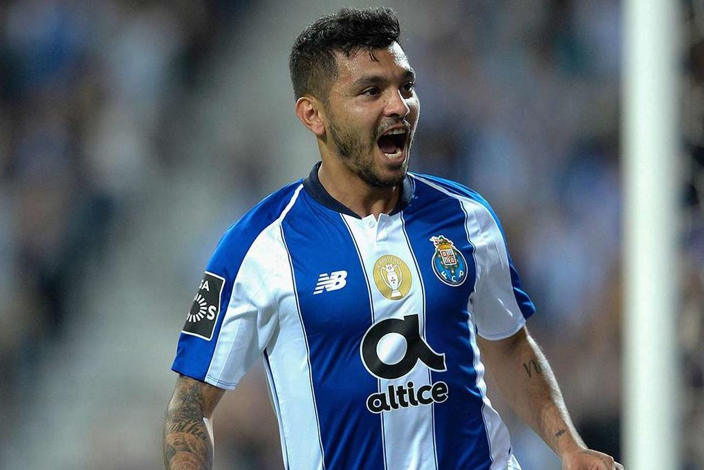 Pretendiente de postín para 'Tecatito' Corona, deseado por el Sevilla FC