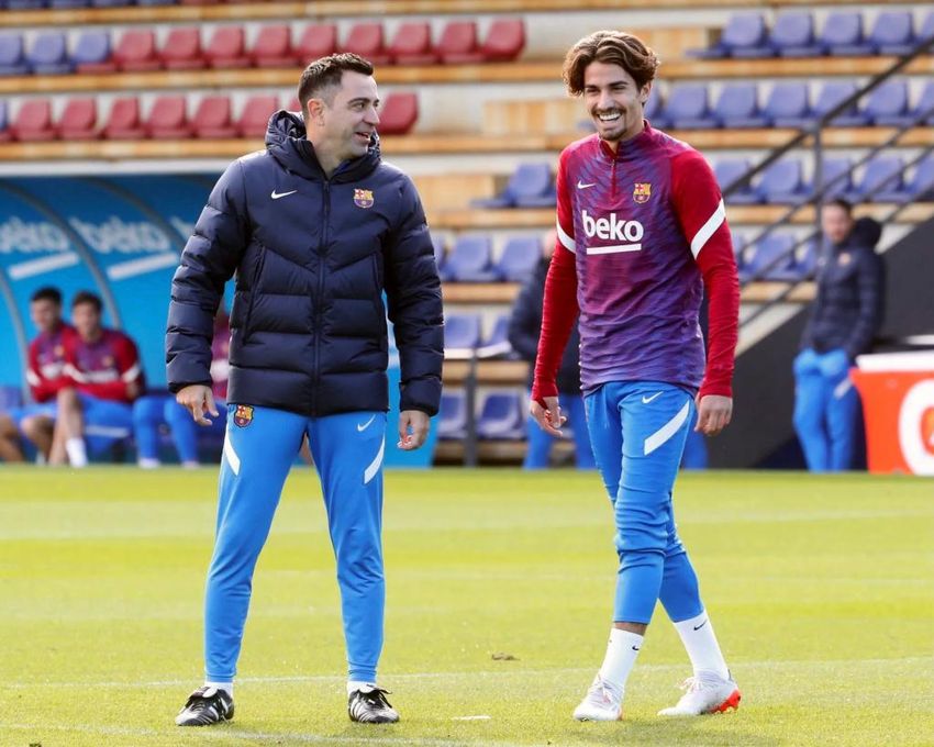 El Granada vuelve a por este canterano culé, en manos de Xavi y vinculado con el Betis