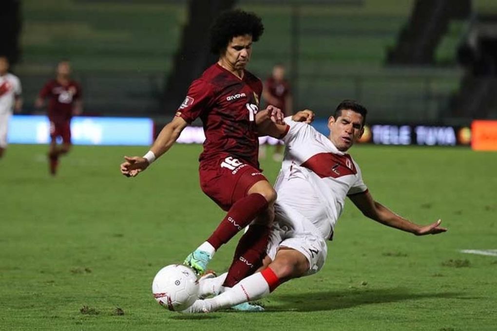 Perú, con Abram, se impone a Venezuela pese al gol de Darwin Machis