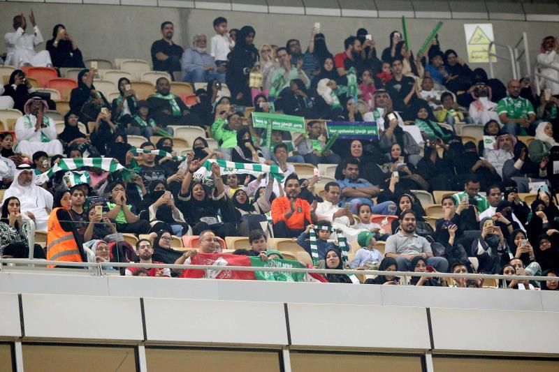Empieza la primera liga femenina saudí solo con público invitado y sin prensa