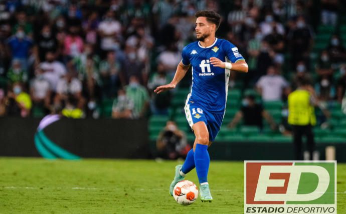 El Betis consigue que Álex Moreno quede limpio de amarillas