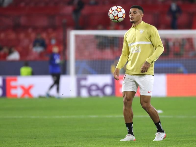 El Sevilla descansa hoy y vuelve al trabajo mañana, pendiente del estado de Diego Carlos para visitar al Real Madrid