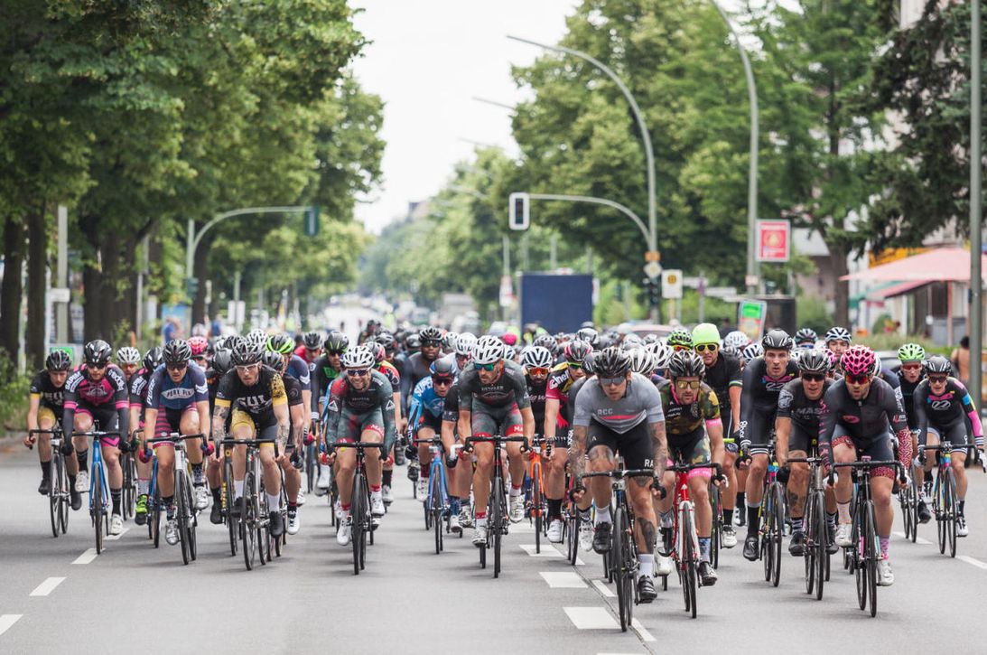 Málaga, Cádiz y Granada serán las sedes de primera Vuelta Andalucía femenina