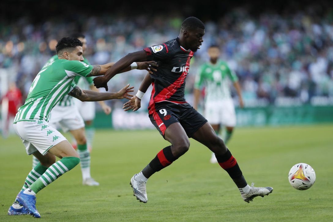 Bartra: "Ojalá no se eche de menos a Fekir; estoy convencido de que las cosas nos saldrán bien"