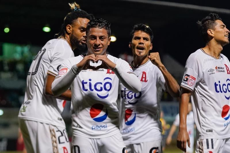 Alianza F.C. derrotó al CAI y jugará ante el Tauro las semifinales del fútbol en Panamá