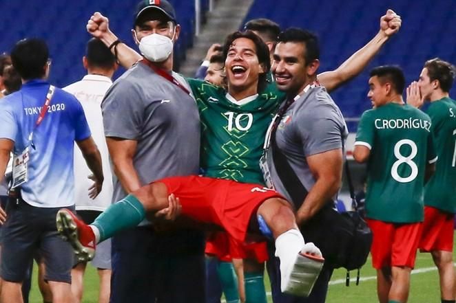 ¿Qué le pasa a Diego Lainez?