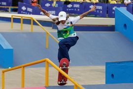 La brasileña Pamela Rosa se divierte en 'skate': oro y exhibición