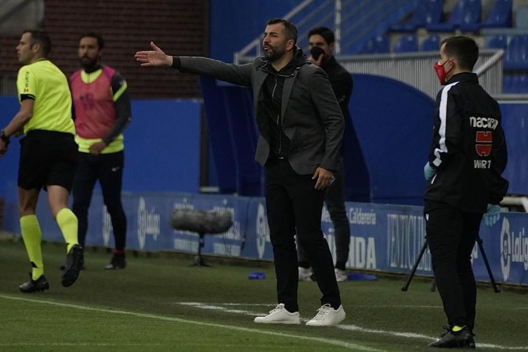Tras el 'no' de Diego Martínez y la espantada de Pablo Machín, el Elche cumple una semana sin que Bragarnik encuentre entrenador