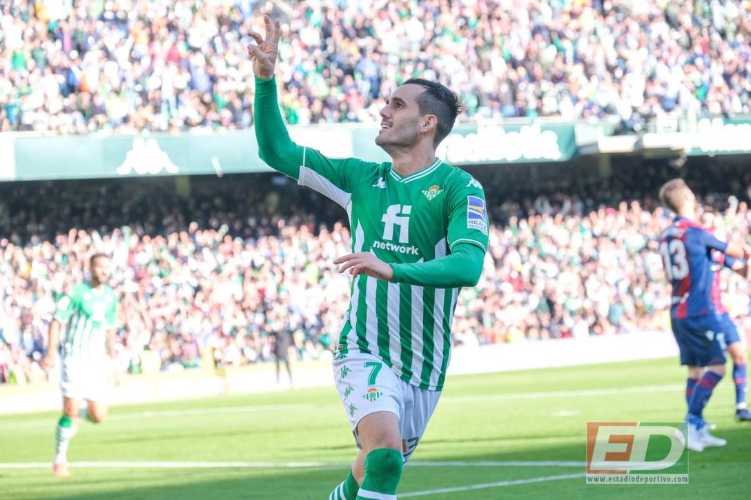 Juanmi, con su hat-trick, se une a tres béticos históricos