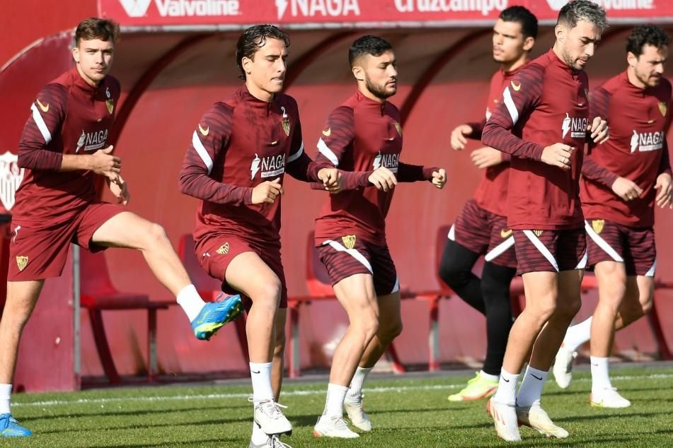 El Sevilla vuelve al trabajo con un ojo en el Córdoba y otro en la enfermería