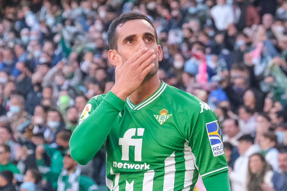 Juanmi ya tiene hasta una peña... que causa furor