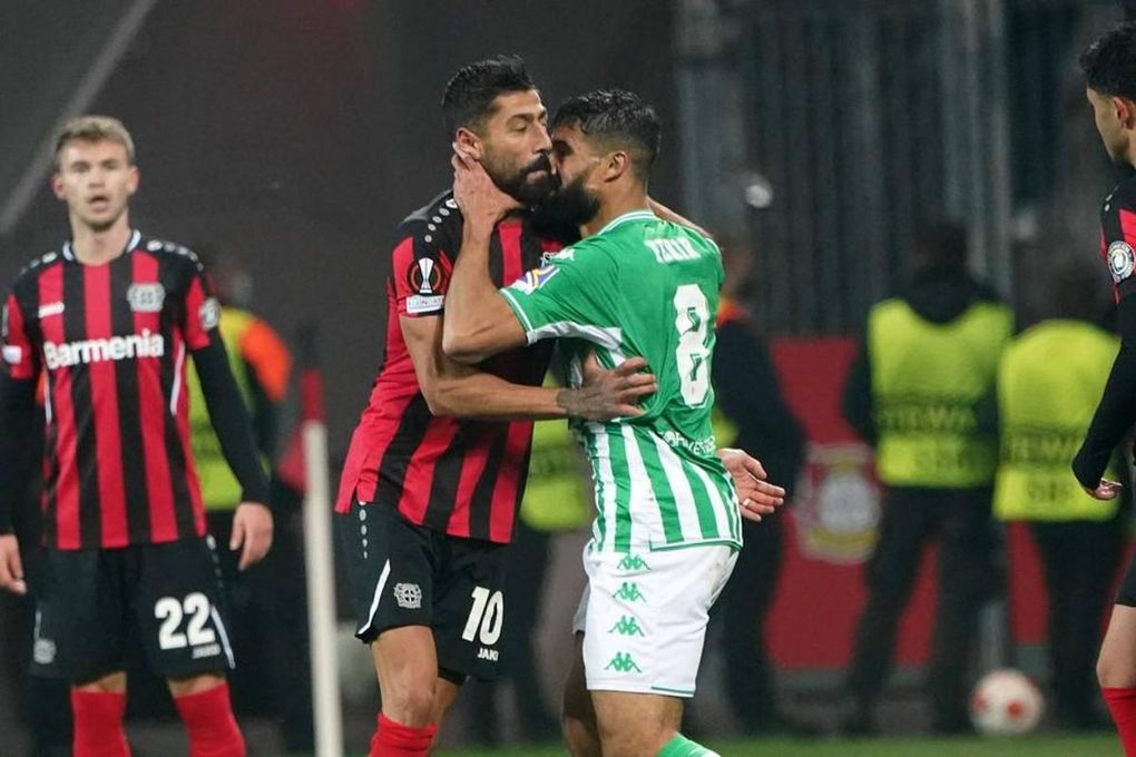 A Demibay le sale cara la provocación a Fekir