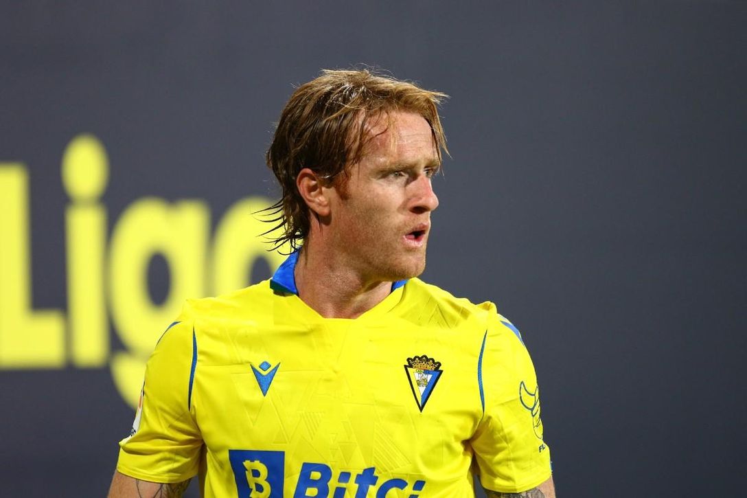 Álex Fernández, "muy cerca" del Betis y con el Valencia acechando