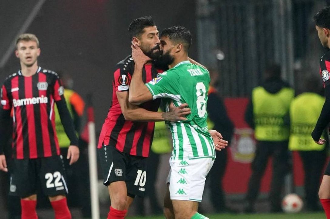 A Demibay le sale cara la provocación a Fekir