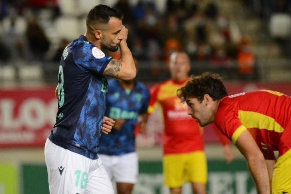 Villa de Fortuna 0 - 7 Cádiz: Negredo brilla con un hat-trick en la Copa