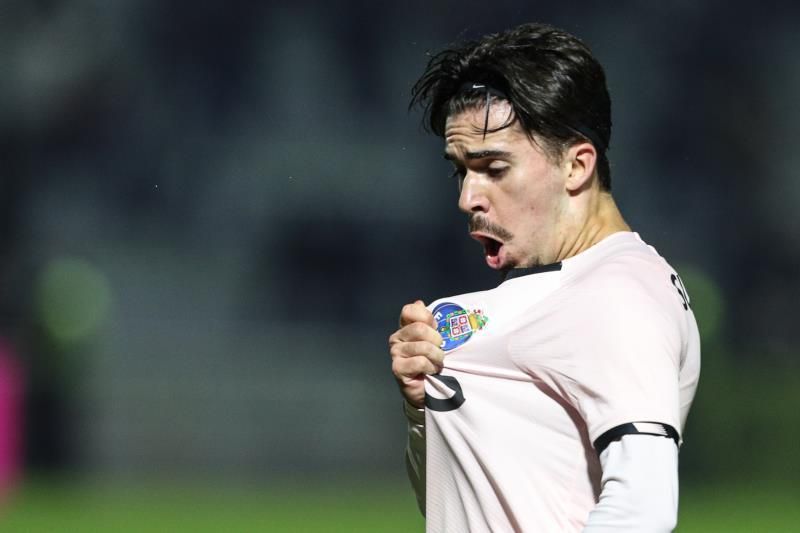 El Oporto, líder a la espera del derbi lisboeta