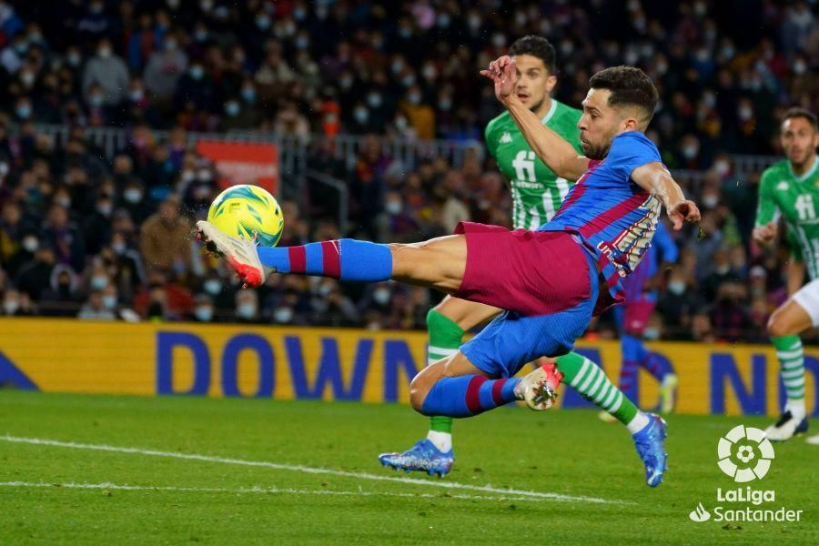Jordi Alba: "El Betis es un rival directo y no hemos podido conseguir los tres puntos"