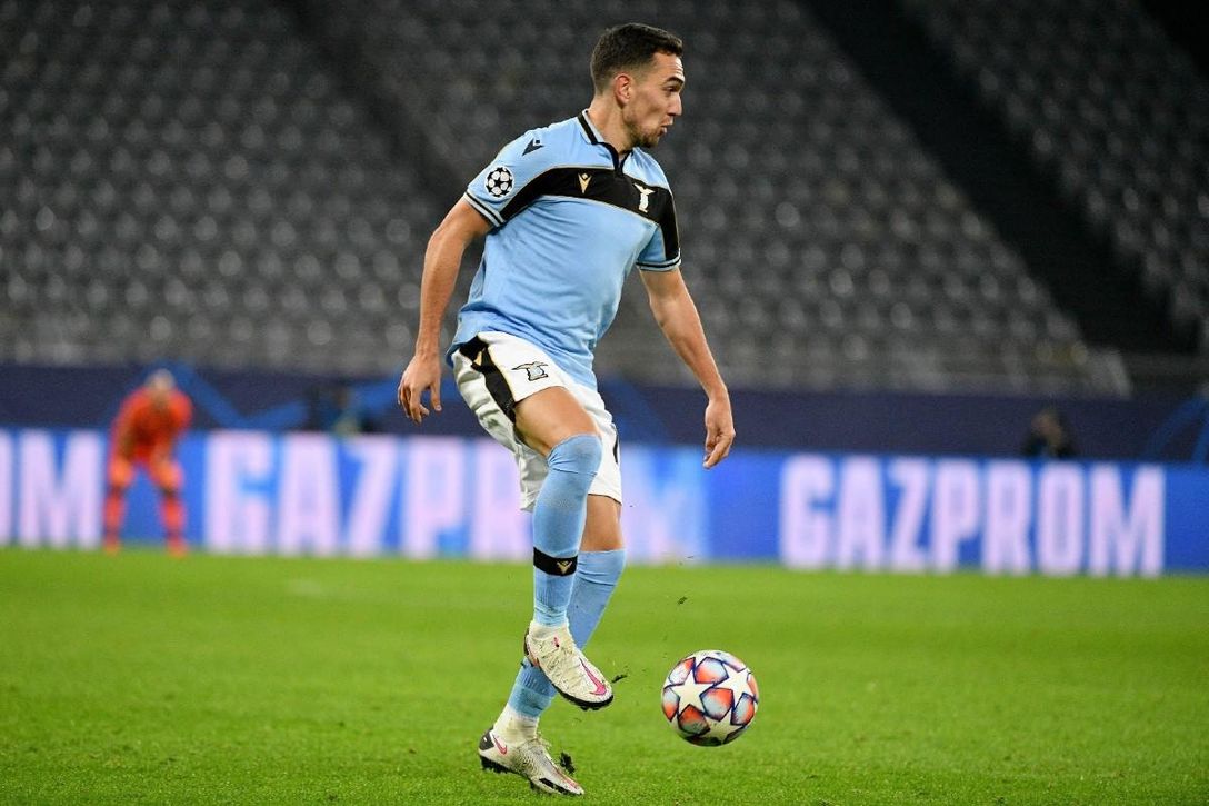 Relacionan a un jugador de la Lazio y con pasado en España con el Cádiz