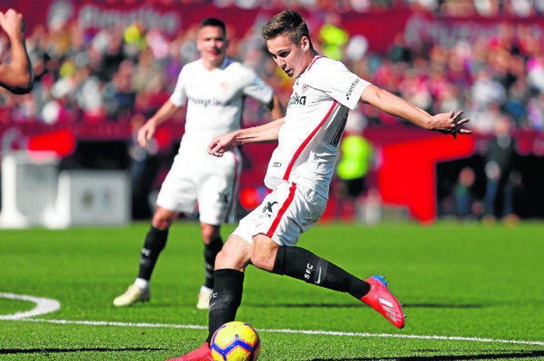 Wöber mete presión a su ex