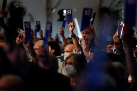 Más de 110.000 socios podrán votar en la consulta del Espai Barça