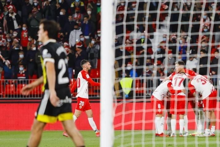 UD Almería 3-0 Real Zaragoza: Sadiq y Pozo refuerzan aún más el liderato a base de goles y espectáculo