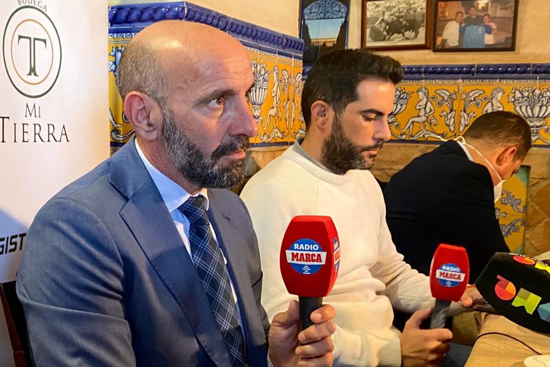 Monchi confirma las renovaciones de dos futbolistas vitales y defiende a Lopetegui